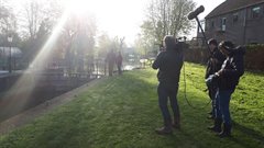 Opnamen maken bij de sluis in Cothen